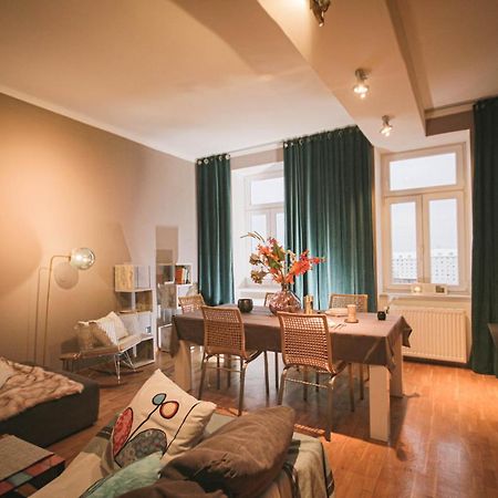 Charming Apartment: Only 10 Minutes To The Center Виена Екстериор снимка