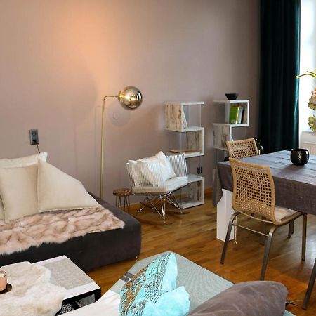 Charming Apartment: Only 10 Minutes To The Center Виена Екстериор снимка