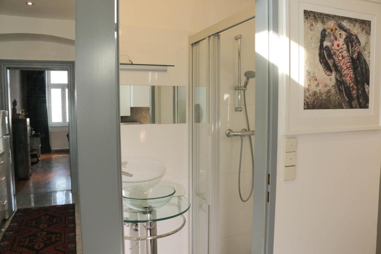 Charming Apartment: Only 10 Minutes To The Center Виена Екстериор снимка
